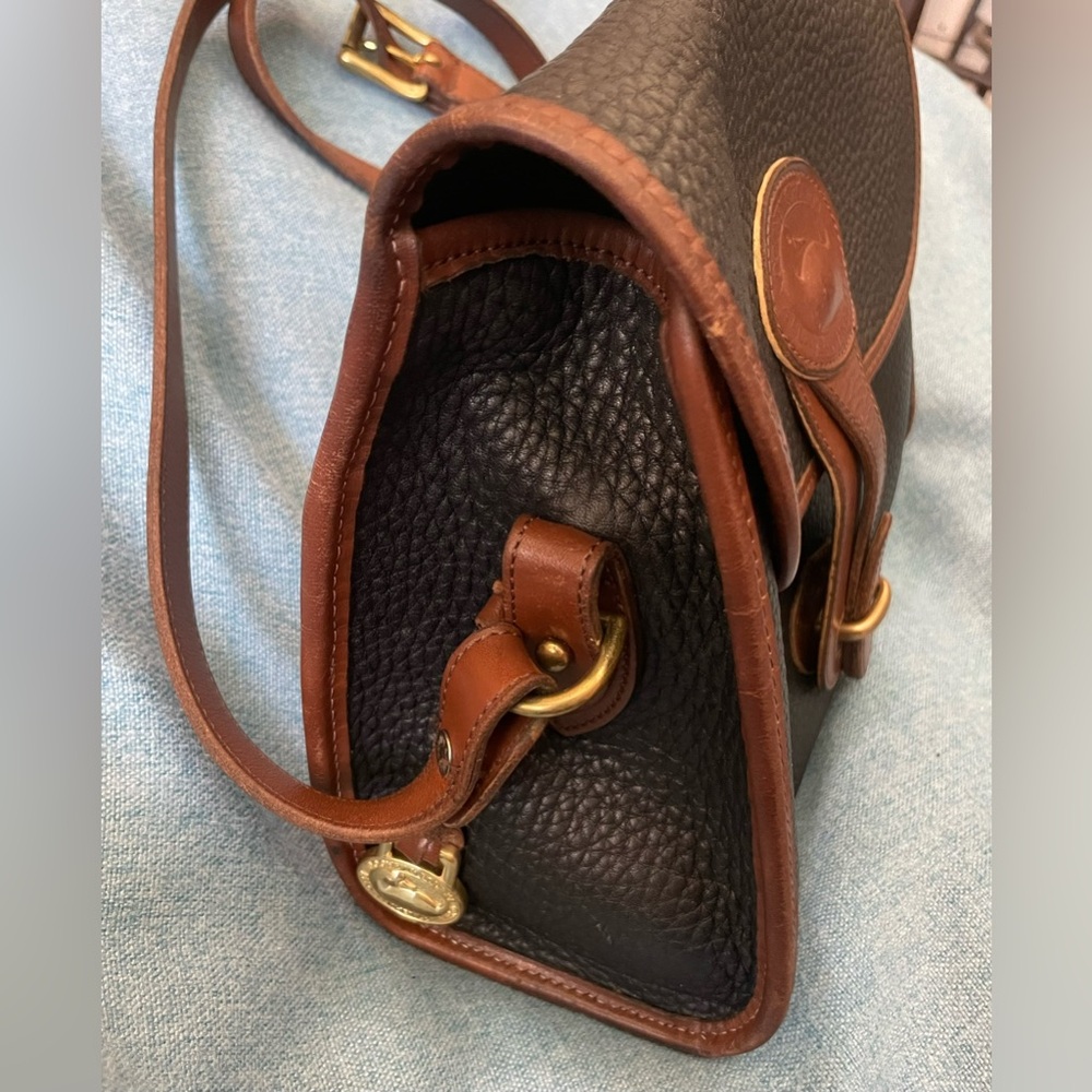 Dooney and Bourke Essex Black/Brown Leather Crossbody Shoulder Bag Purse - Picture 5 of 14